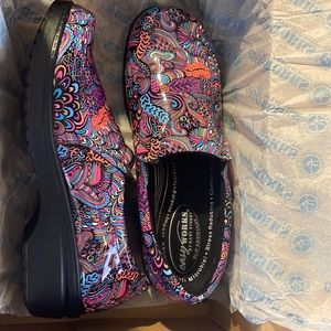 NIB Colorful work/nursing shoes